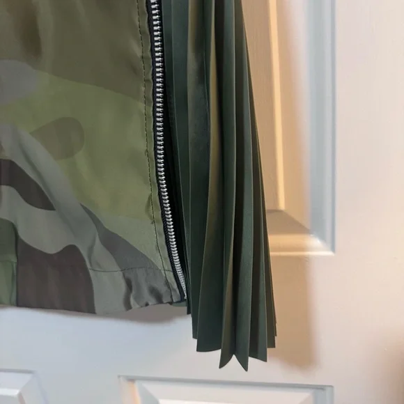 SACAI X Kaws Skirt Camo Pleated Designer Green $975 - Picture 3 of 11